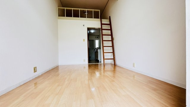 サンラーク三条棟Bのエントランス|同型タイプ・別号室タイプ