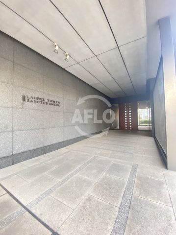 ローレルタワーサンクタス梅田　大淀小学校区の駐車場|ローレルタワーサンクタス梅田　エントランス