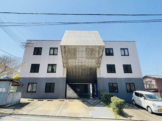 ウイングピア二日市の駐車場|別号室タイプ・ベッドは無し