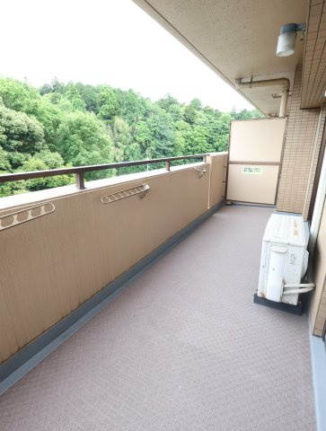 ロイヤルマンション西津田のバルコニー