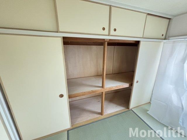鶴山台8号棟の収納