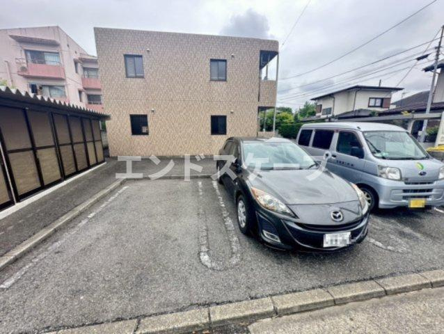 クラインヴィラの駐車場|高崎、前橋のお部屋探しはエンドスケープまで！お客様の理想お聞かせ下さい♪
