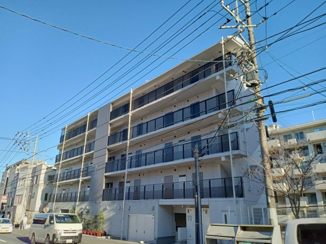 川崎市麻生区高石３丁目の賃貸マンションの外観