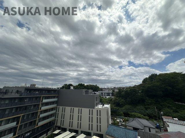 ライオンズマンション鶴ヶ峰ガーデンの展望|穏やかな街並みを望む見通しの良い景色です。ぜひ実際にご覧になって下さい。
