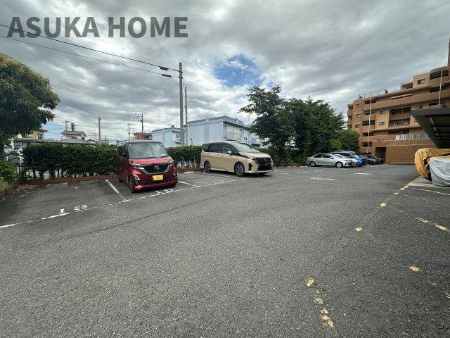 ライオンズマンション鶴ヶ峰ガーデンの駐車場|駐車場とバイク置場の空き状況については、その都度、確認いたしますのでお気軽にお聞きください。