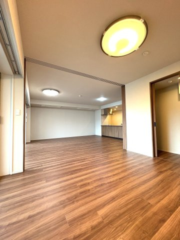 SEASIDE GRAND LIVING｜湘南を、上質に遊び尽くすの居間・リビング