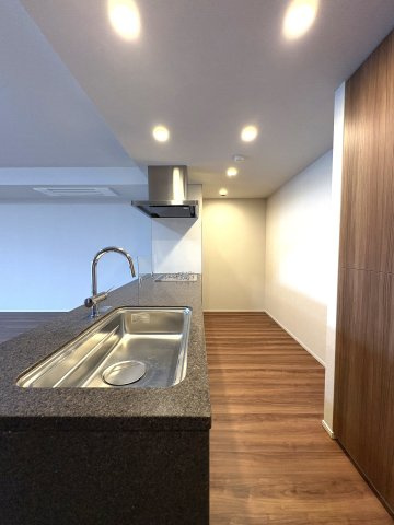 SEASIDE GRAND LIVING｜湘南を、上質に遊び尽くすのキッチン