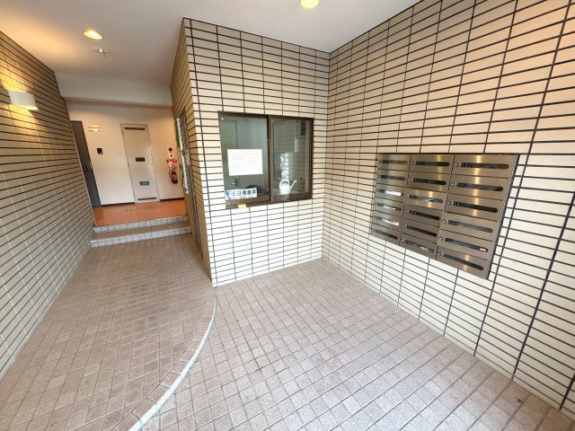 リバーヒル帝塚山のエントランス