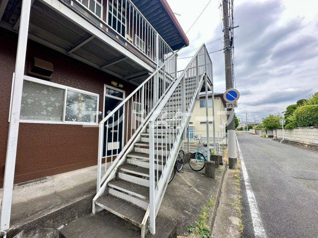 ステラ新前橋のエントランス|高崎、前橋のお部屋探しはエンドスケープまで！お客様の理想お聞かせ下さい♪