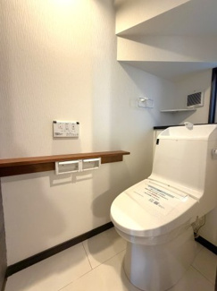 【トイレ】 | 旭町3丁目　戸建 | 1階のトイレです