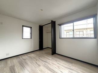 【洋室】 | 旭町3丁目　戸建 | 2階の6帖の洋室。クローゼットも付いております。