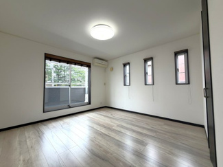 【洋室】 | 旭町3丁目　戸建 | 2階の8帖の洋室です