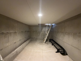 【その他】 | 旭町3丁目　戸建 | 広々とした床下収納で、スキー用品やキャンプ道具なども置けます。