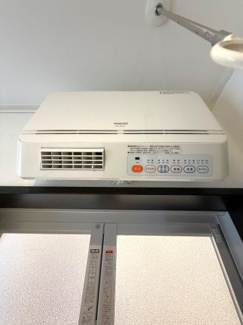 【設備】 | 旭町3丁目　戸建 | 脱衣所ヒーター