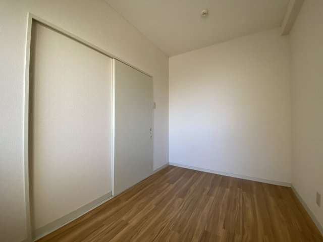 【寝室】