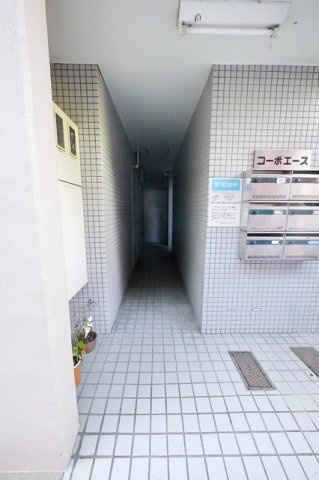 コーポエースのエントランス