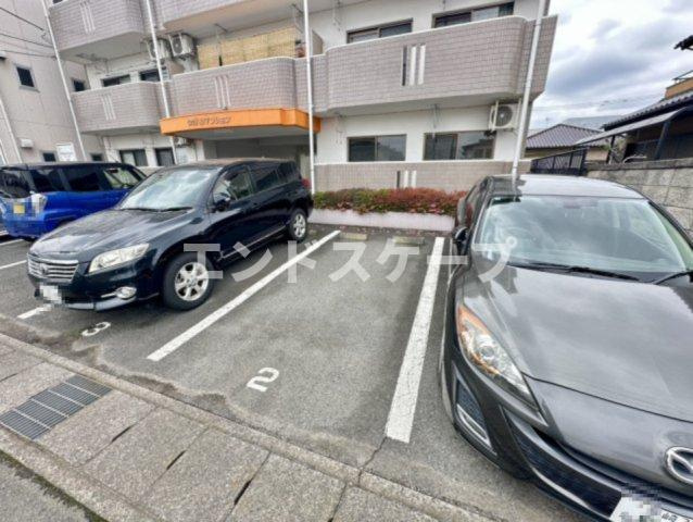 タカハシマンションの駐車場|高崎、前橋のお部屋探しはエンドスケープまで！お客様の理想お聞かせ下さい♪