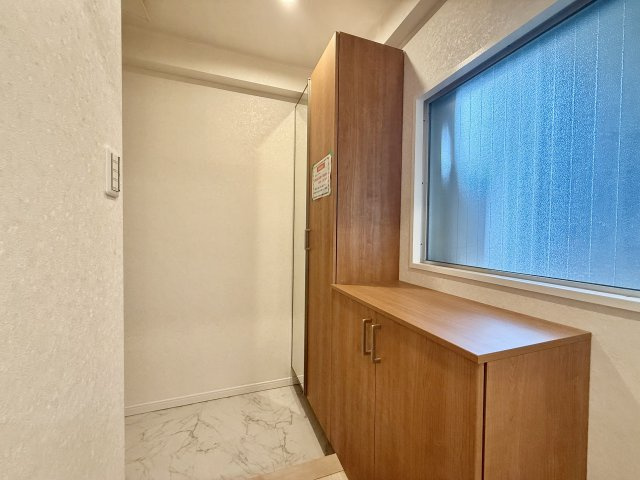 丸美タウンマンション伊勢山の玄関