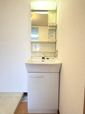 セジュール白樺の洗面所|洗面化粧台・洗濯機置場