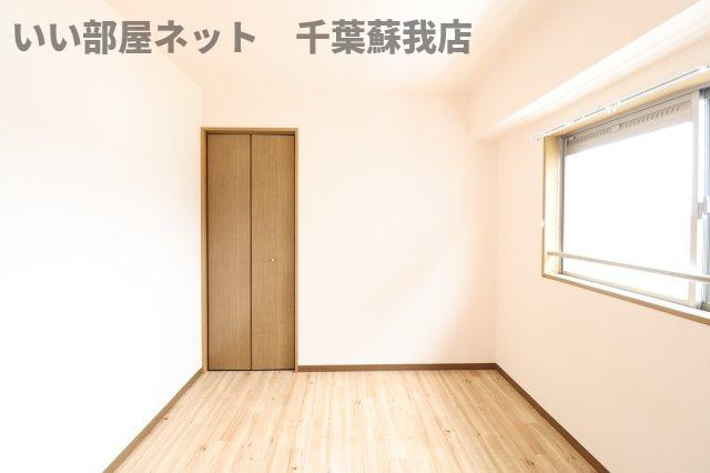 クレールライフの居間・リビング|きれいな洋室です