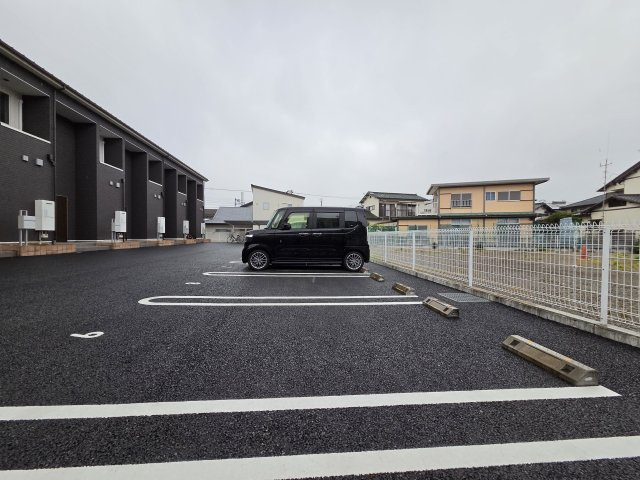 ラ　ルーチェの駐車場