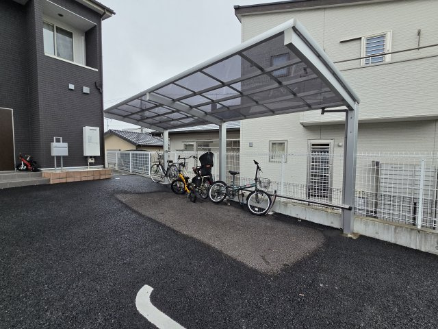 ラ　ルーチェの駐車場