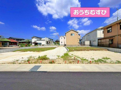 小牧市東田中1期(全3棟)の前面道路含む現地写真