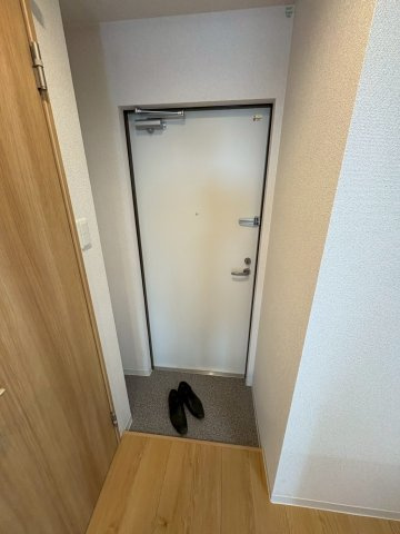 【玄関】 | ルミエナ東三国