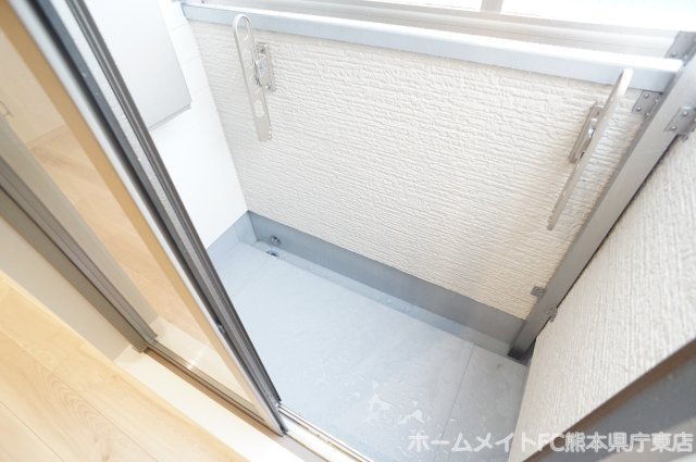熊本市東区若葉３丁目のアパートのバルコニー