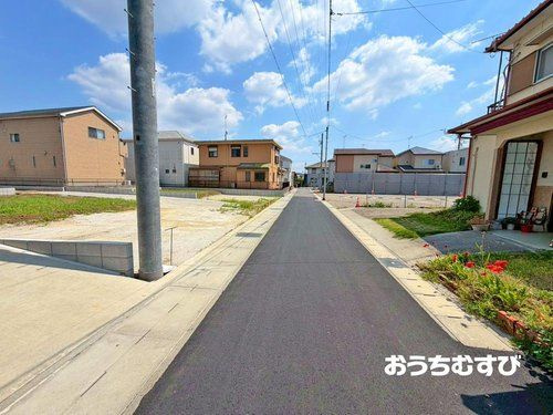 小牧市東田中1期(全3棟)の前面道路含む現地写真