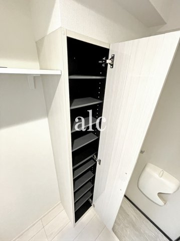 カレッジヒルズ小竹向原の玄関