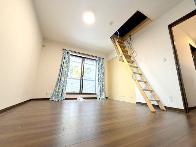 青梅市師岡町　中古戸建の洋室