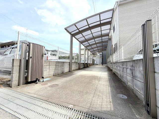 青梅市師岡町　中古戸建の駐車場