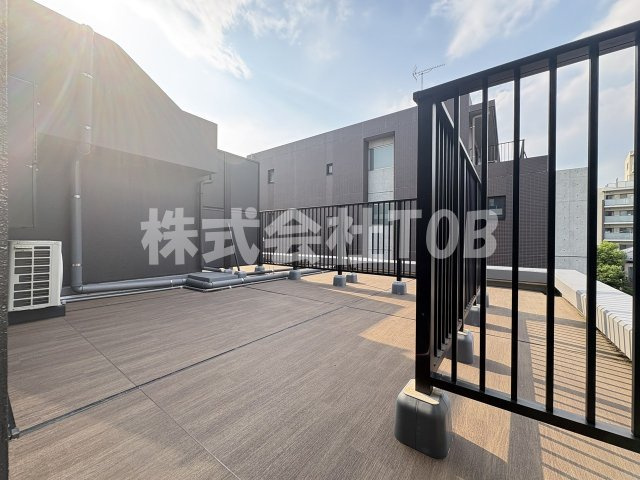 【バルコニー】 | LUMIEC　CHITOSEFUNABASHI-ルミーク千歳船橋- | LDK12.2帖　ルーフバルコニー