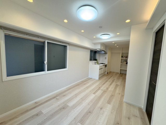 ハピーハイツ入谷の居間・リビング|リビング/南東からの陽光を感じながら、快適にお過ごしいただけます！