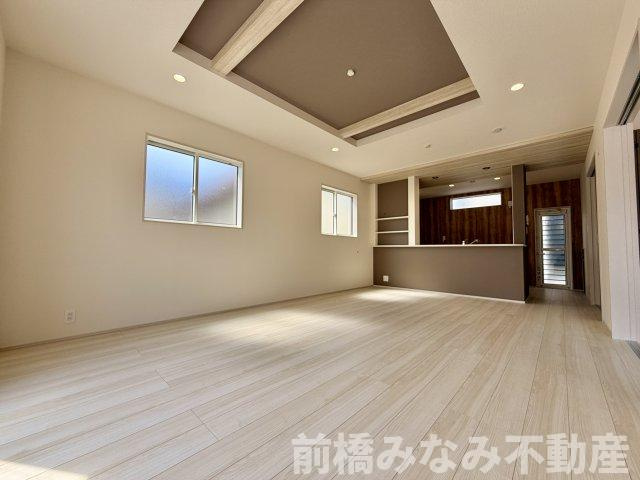 【新築】高崎市吉井町長根３期　限定１棟　ブルーミングガーデン　新築建売の居間・リビング|使いやすいリビングです