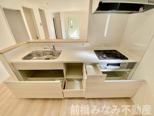 【新築】前橋市関根町第3　限定1棟　クレイドルガーデン　新築建売の独立洗面台|朝の支度にも助かる、独立の洗髪洗面化粧台