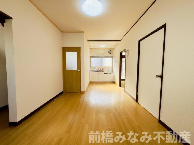 【中古】前橋市龍蔵寺町　３LDKの居間・リビング|ゆったり過ごせる居間です