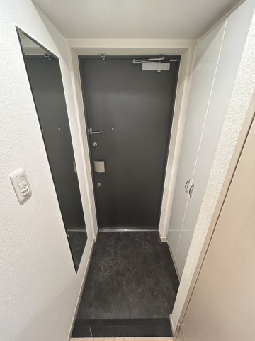 プレサンス本町プライムの玄関
