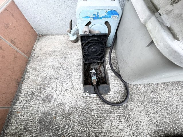 【設備】 | 敷地内に散水栓や立水栓があると便利です。水道水を直接利用できるため、水を運ぶ手間を省くことが出来ます。大量の水を必要とする洗車作業や清掃などに役立ちます。その他設備とあわせて、現地でご確認ください。