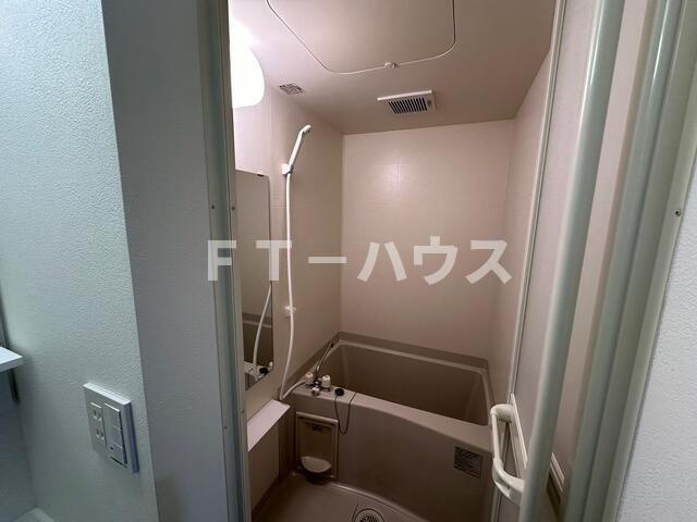 プレミアコート原木中山の浴室