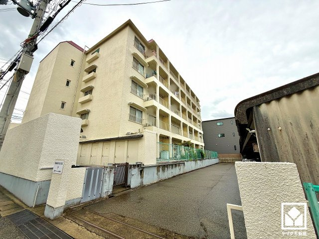 宮前マンションの外観|ペット（小動物）の飼育は禁止となっておりますが、小鳥及び鑑賞用魚類の飼育は可能となっております。詳細は弊社スタッフまでお気軽にお問い合わせください。