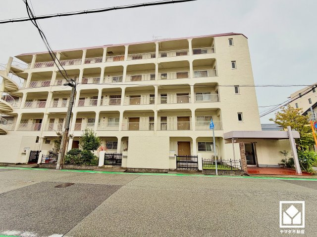 宮前マンションの外観|3沿線利用可能で、毎日の通勤・通学だけでなく、休日のお出かけまで利便性に優れています。