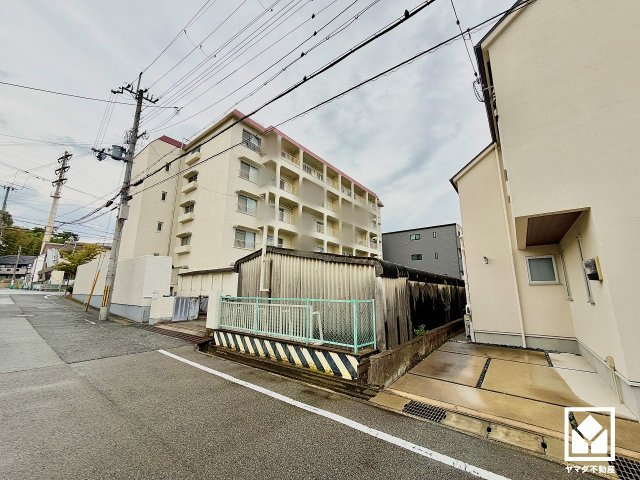 宮前マンションの外観|空き物件につき、ご内覧可能となっております。