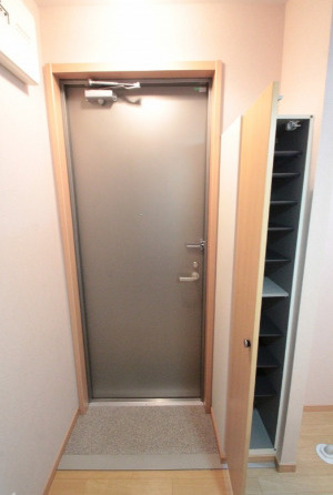 リヴィエール町屋の玄関