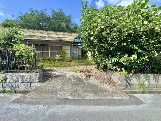 笠間市箱田大郷戸中古戸建の駐車場