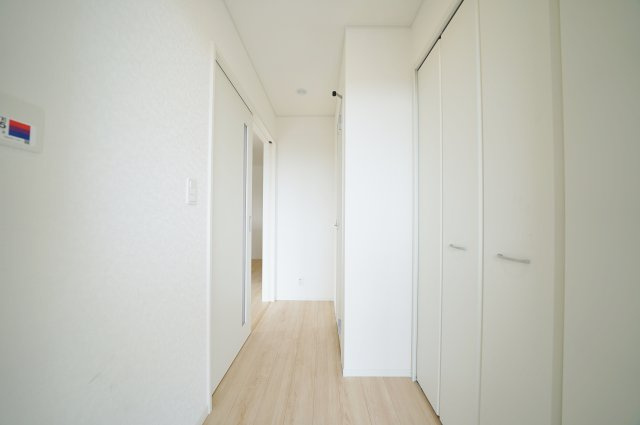 【横浜市瀬谷区阿久和西4丁目2-10全4棟新築戸建て】★仲介手数料無料★（原小学校・原中学校）の玄関