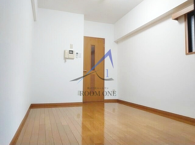 ルーブル中野新橋の居間・リビング|洋室のお部屋です。