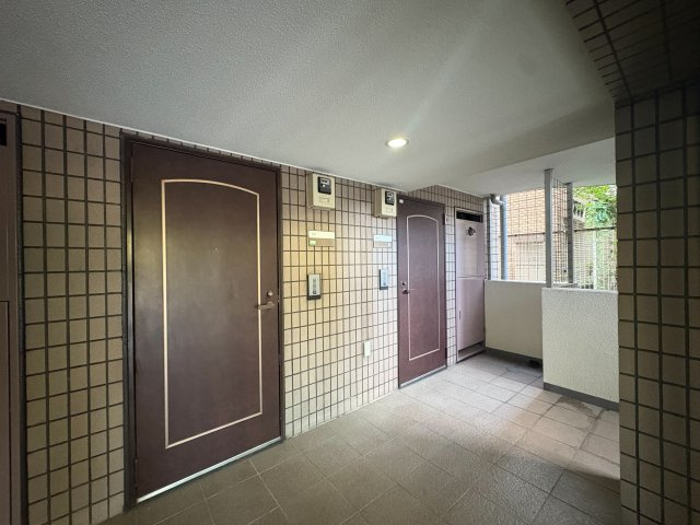 川崎市多摩区宿河原１丁目の賃貸マンションのロビー