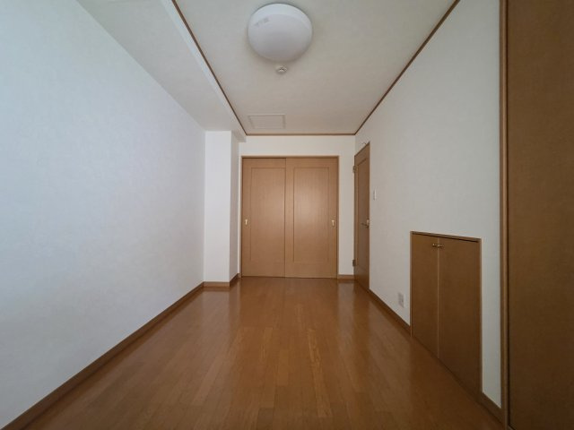 川崎市多摩区西生田５丁目のアパートの洋室